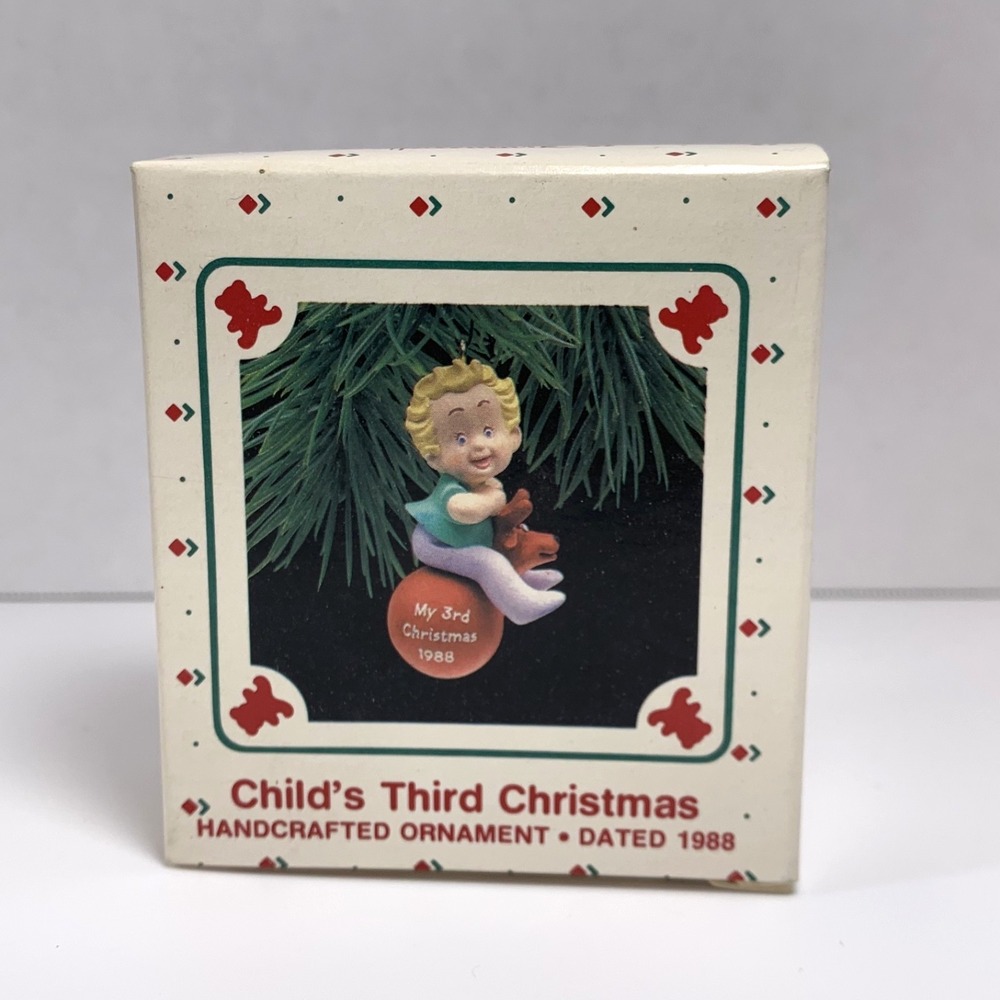 Hallmark 1988 rare Vintage Keepsake Ornament - Child's Third Christmas‎